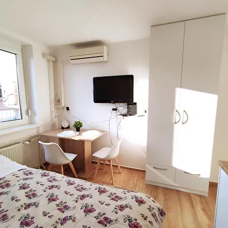 Twin 1 Apartment *